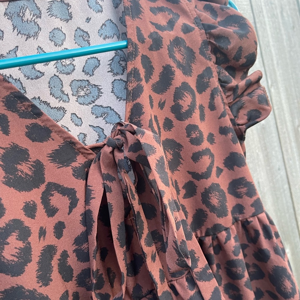 Lightweight Leopard Print Dress - Picture 4 of 4